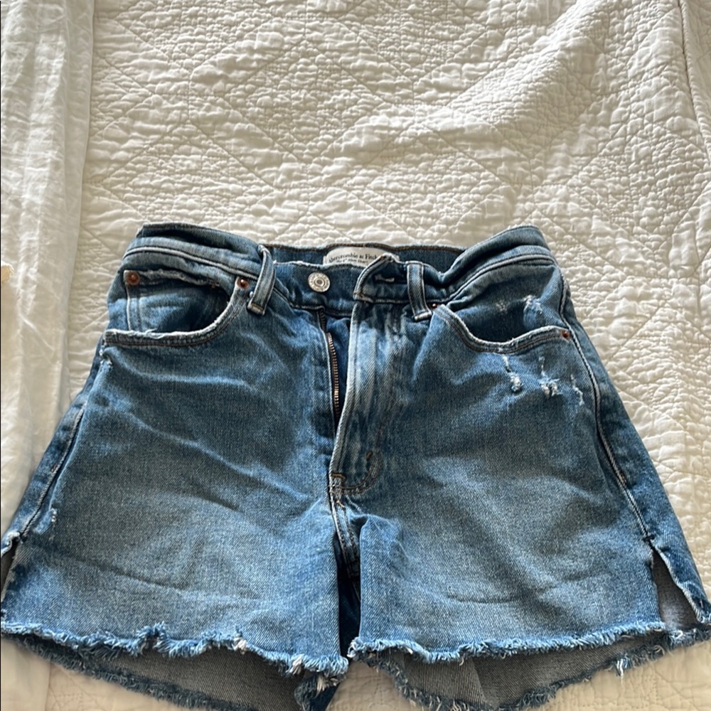 Abercrombie and Fitch Mom Short XXS